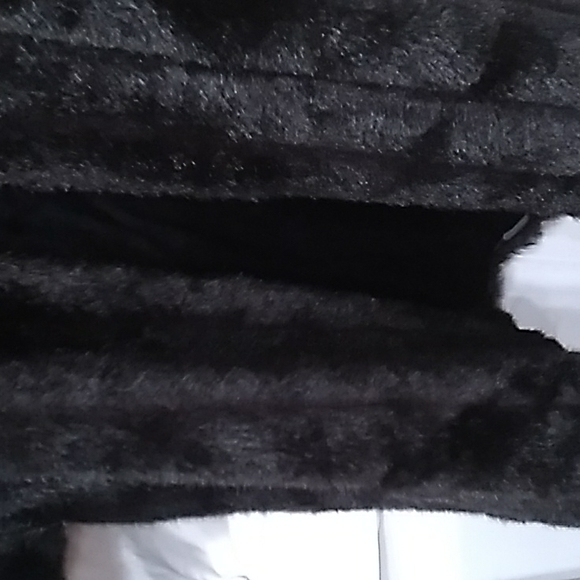 MONTEREY FASHION FAUX FUR COAT FULL LENGTH - Picture 6 of 17